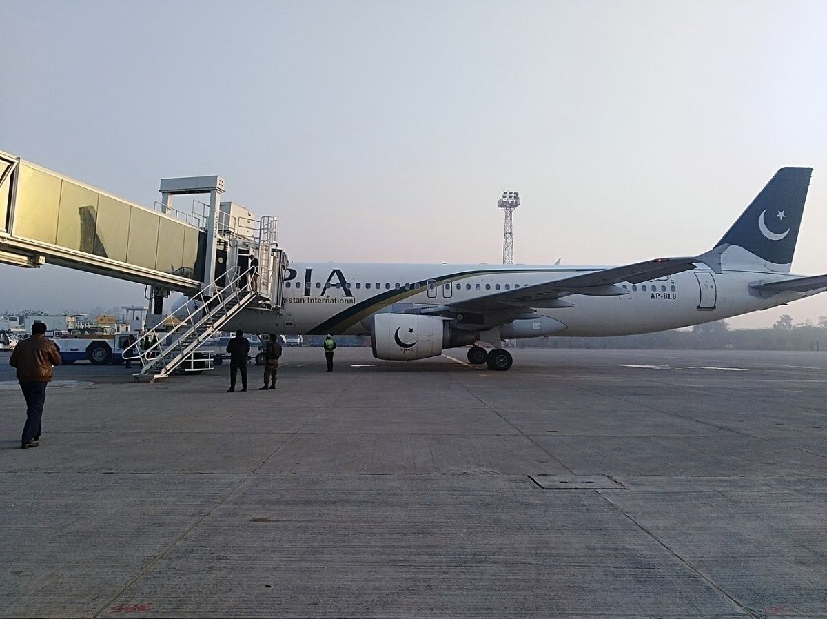 a PIA A320