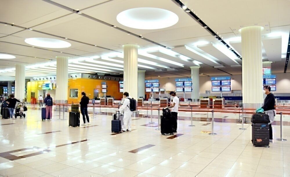 Dubai Airport social distance