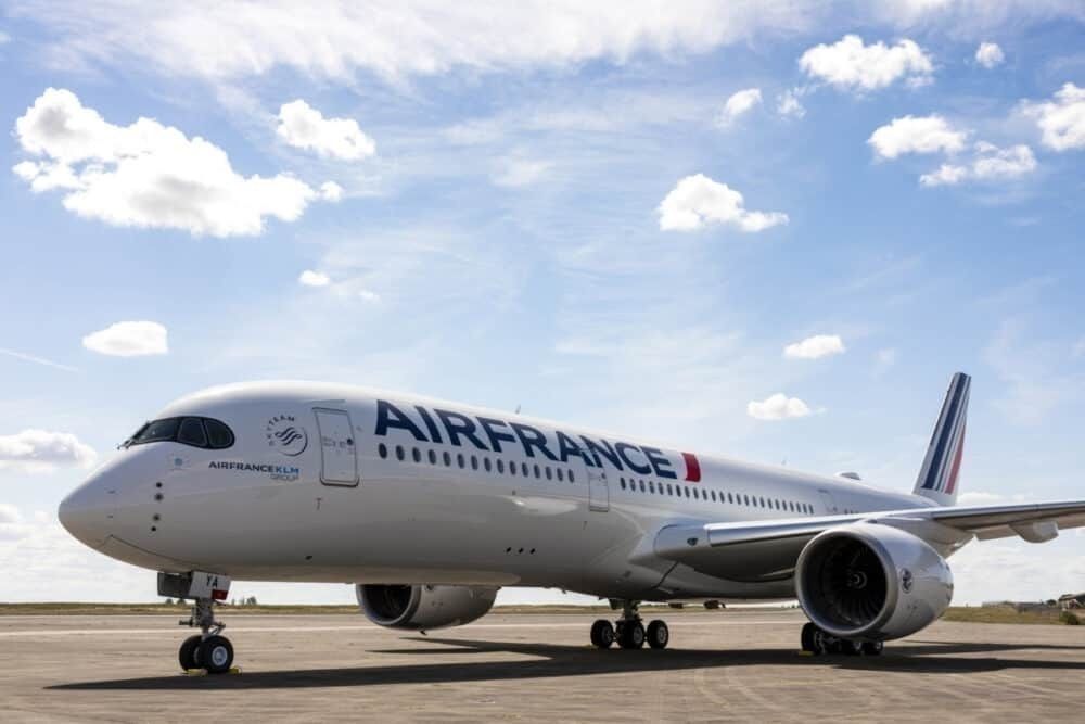 Air France A350-900 side view