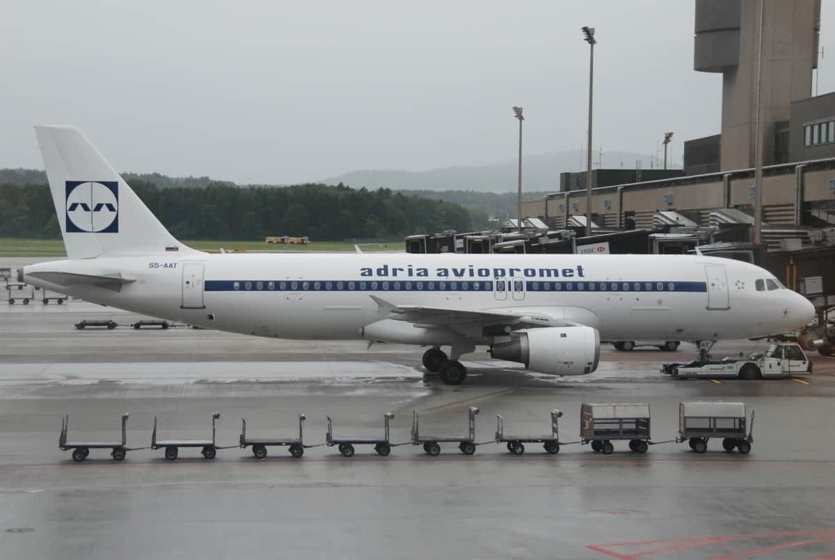 Adria_Airways_Airbus_A320-211;_S5-AAT@ZRH;17.07.2011_610ag_(6059010817)
