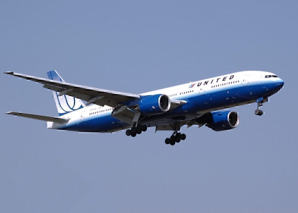 United 777-200
