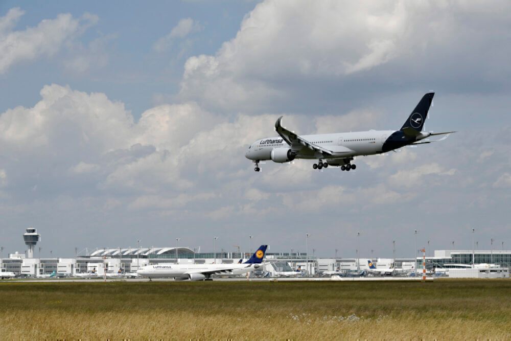 Lufthansa, Job Cuts, Bailout