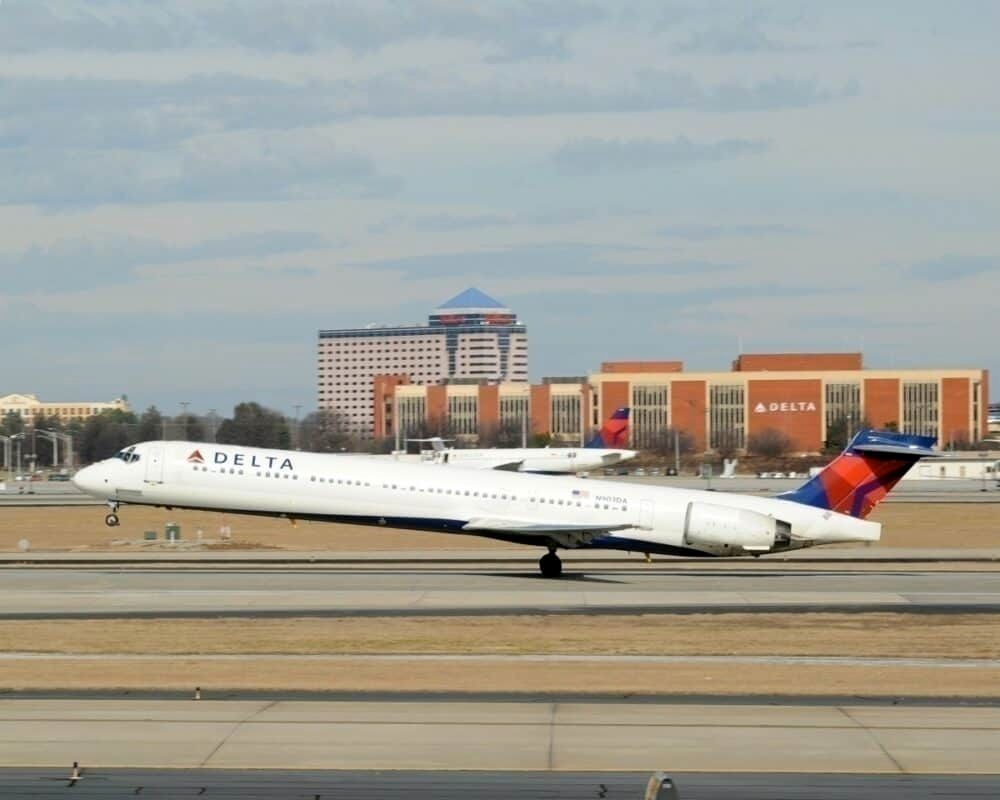 Delta Air Lines, MD-90, MD-88