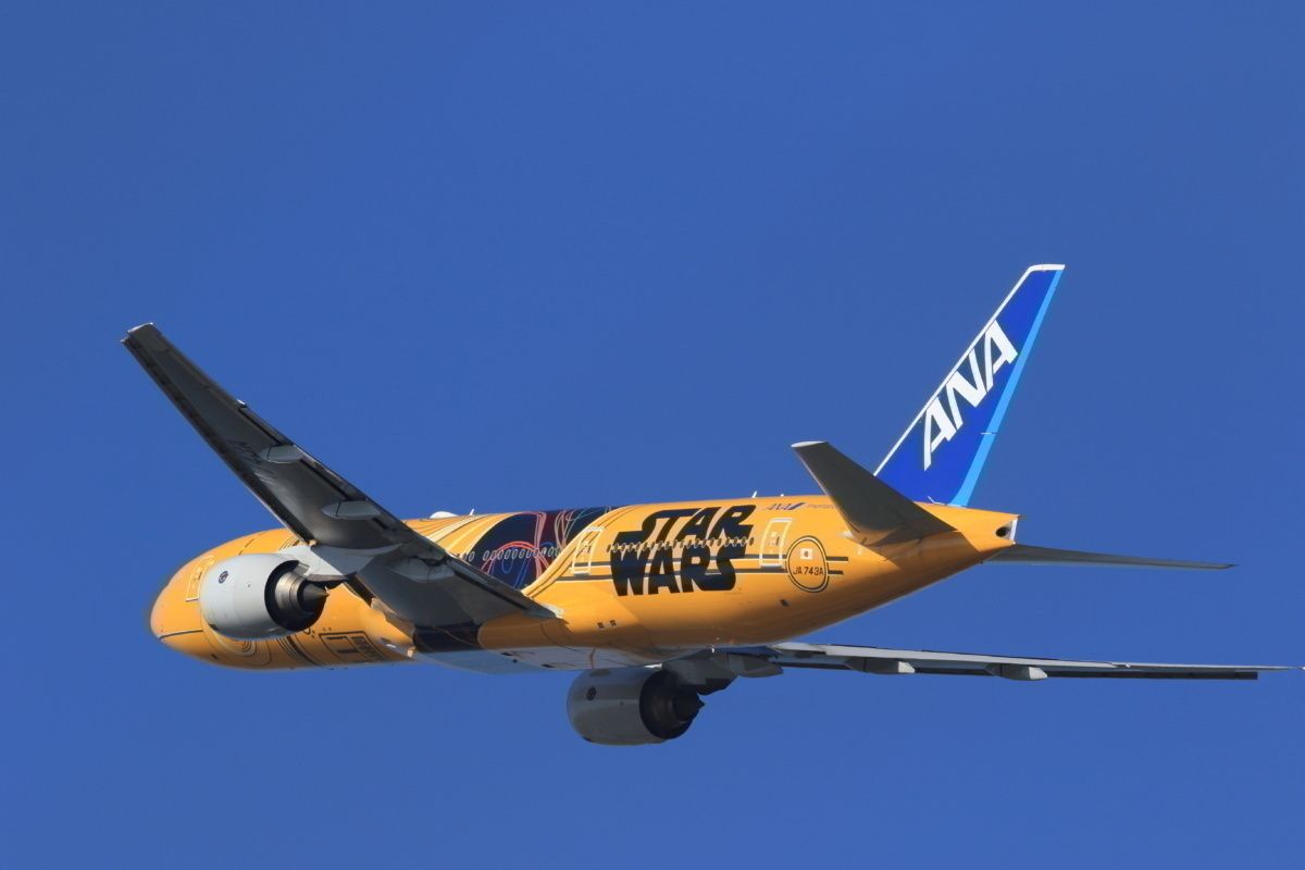 ANA To Remove Special Boeing 777 Star Wars BB-8 Livery