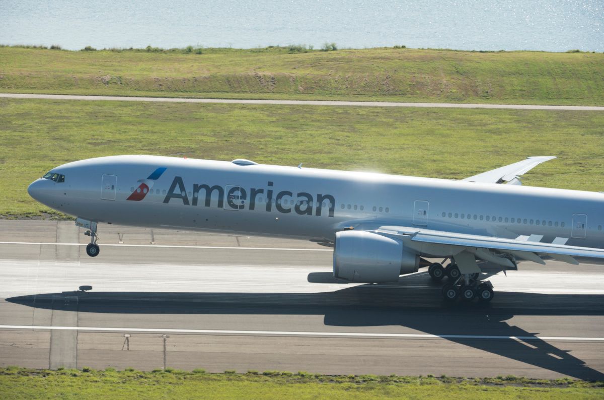 American Airlines, Boeing 777, Grounded