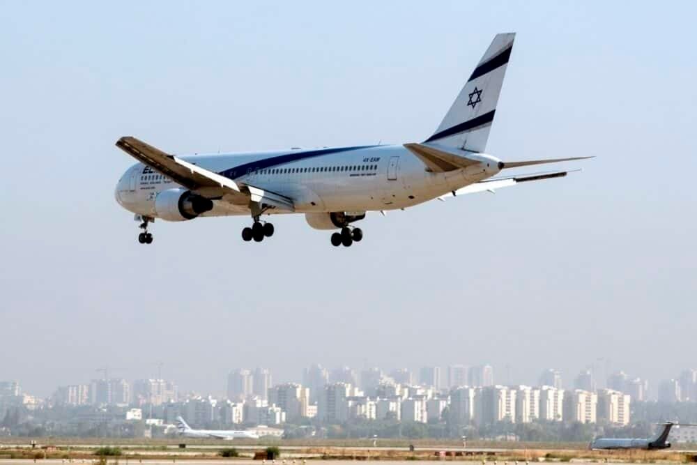 El Al 767 in flight, Ben Gurion