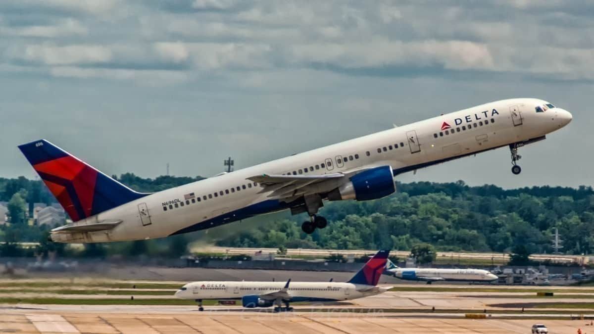 N696DL   Boeing 757 232   Delta Air Lines 