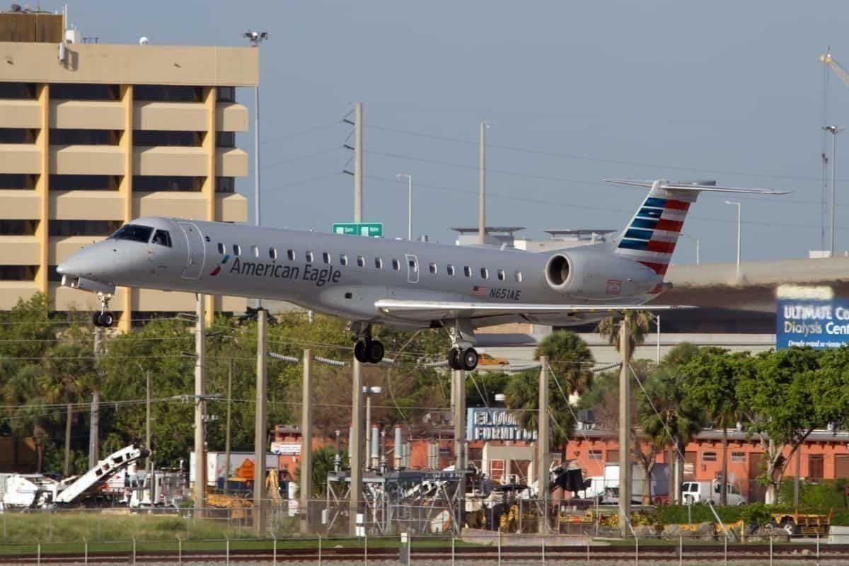 An American Eagle (Envoy Air) Embraer ERJ-145LR lands at