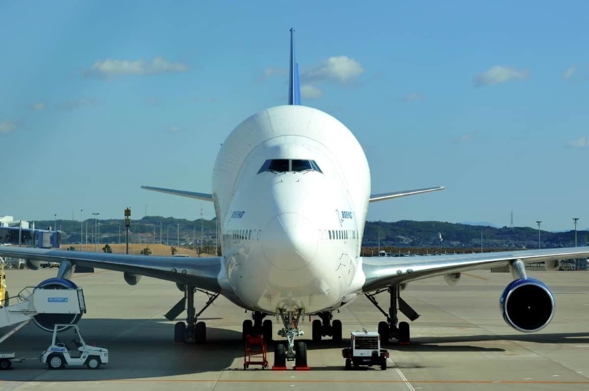 Boeing 747 Dreamlifter, Masks, Humanitarian Mission