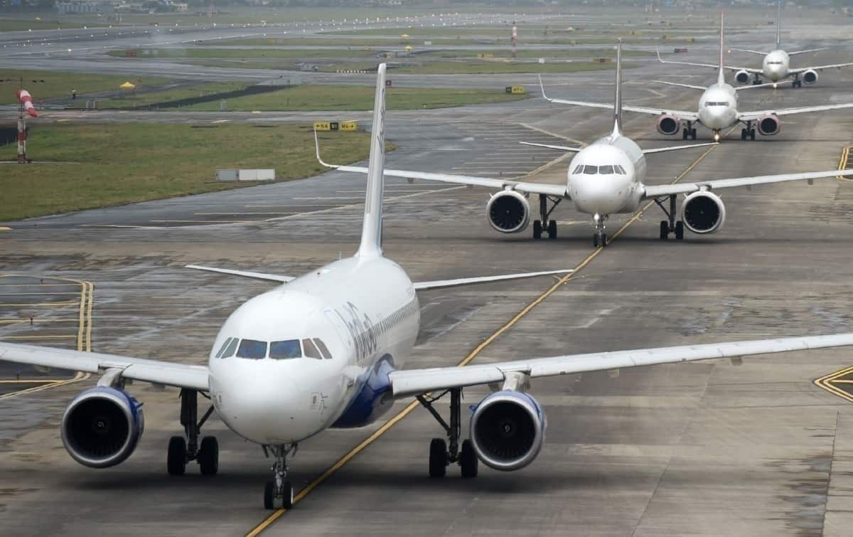Airport queue on runway