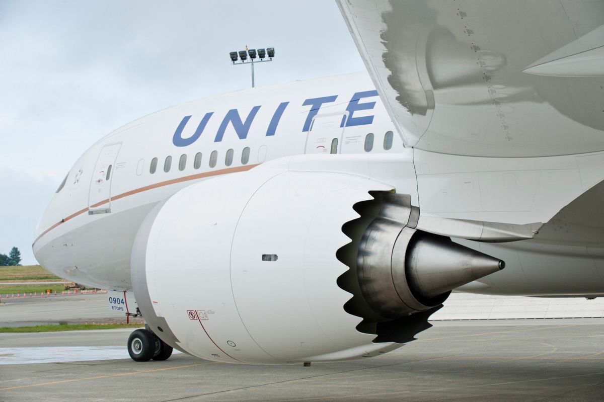 united-airlines -787