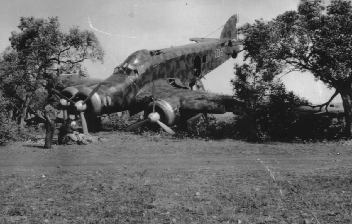 Crash landing during WWII. From the private archive of Riggio family.