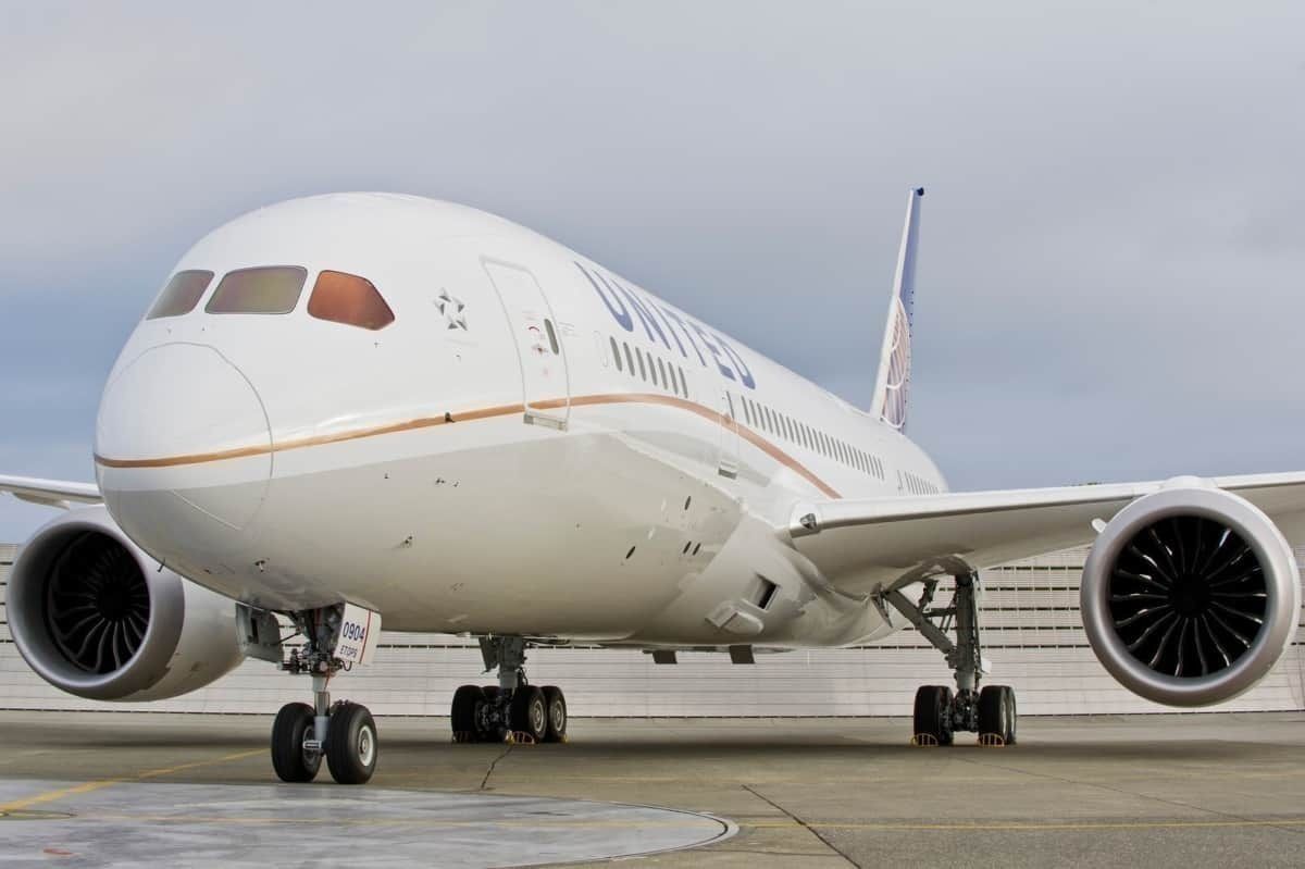 United-787-LAX-Base