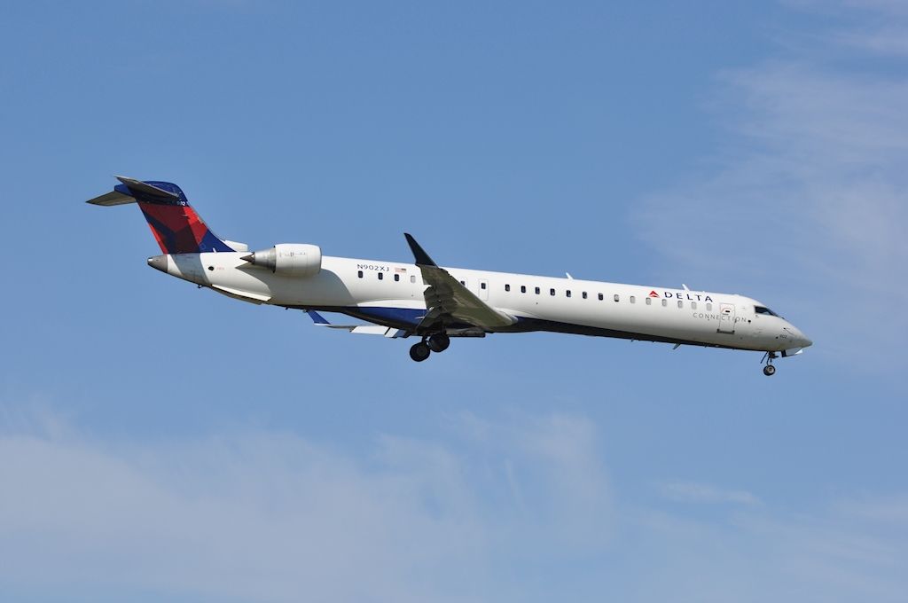 Delta Connection CRJ900
