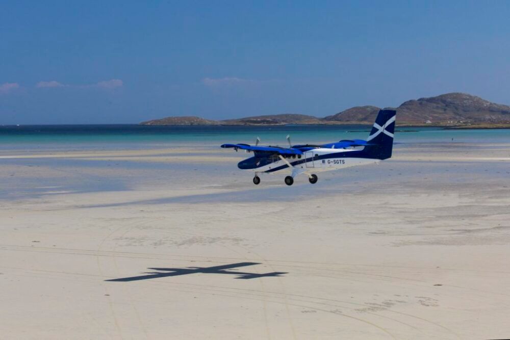 Loganair Barra beach landing for Britten-Norman Islander