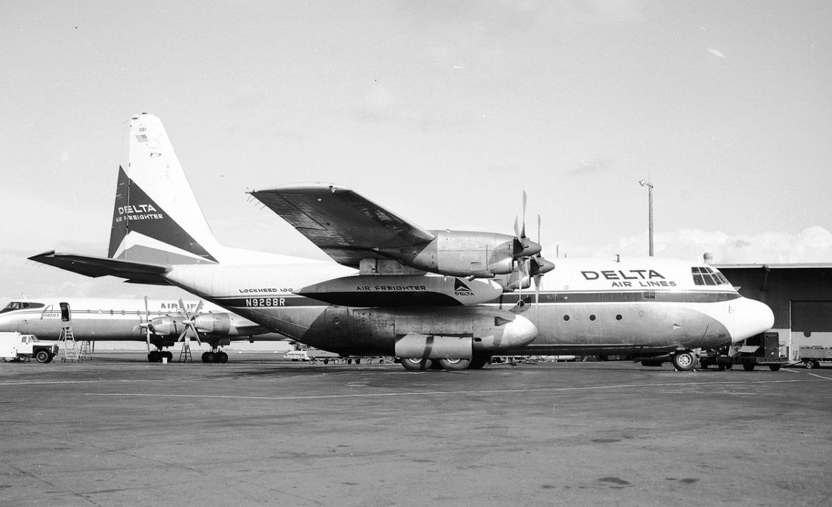 Lockheed L-100 N9268R