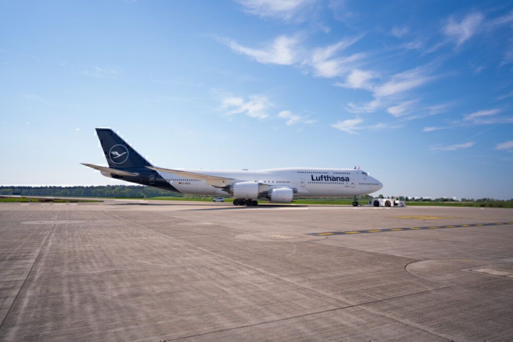 Lufthansa 747-8I