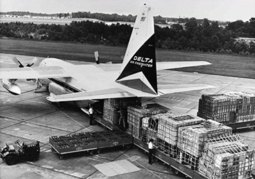 Delta Lockheed L-100 Rear