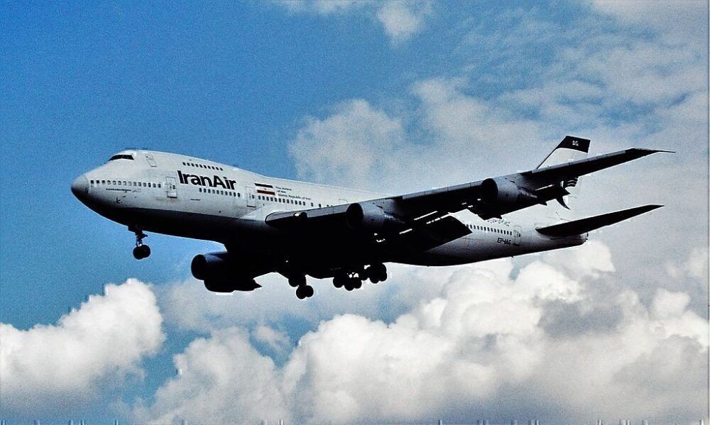 An Iran Air Boeing 747 coming in for landing.