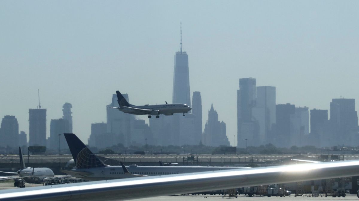 Airplanes United at Newark Liberty Airport