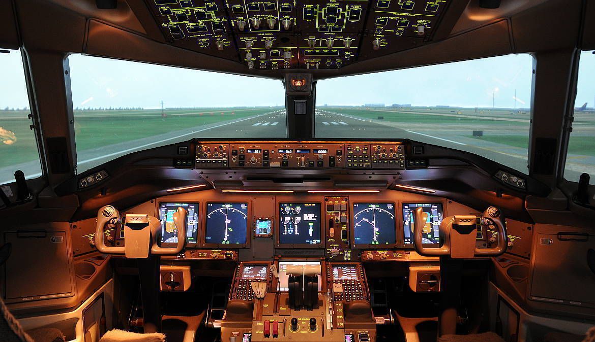 thai airways cockpit