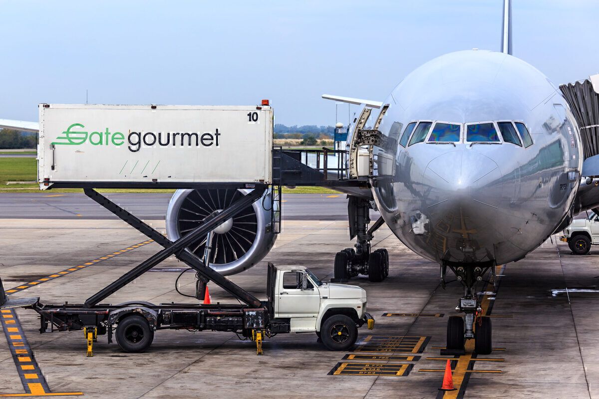 inside-airline-catering-from-farm-to-plane