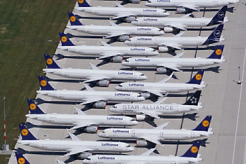 Lufthansa parked and grounded planes