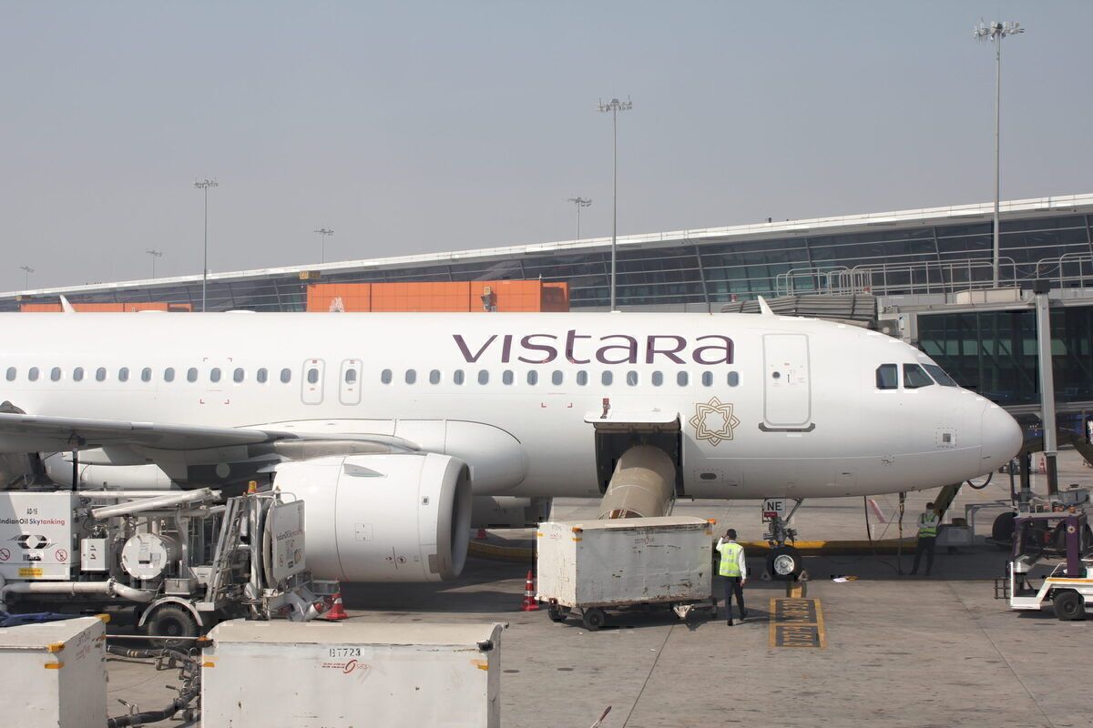 Vistara A320 parked