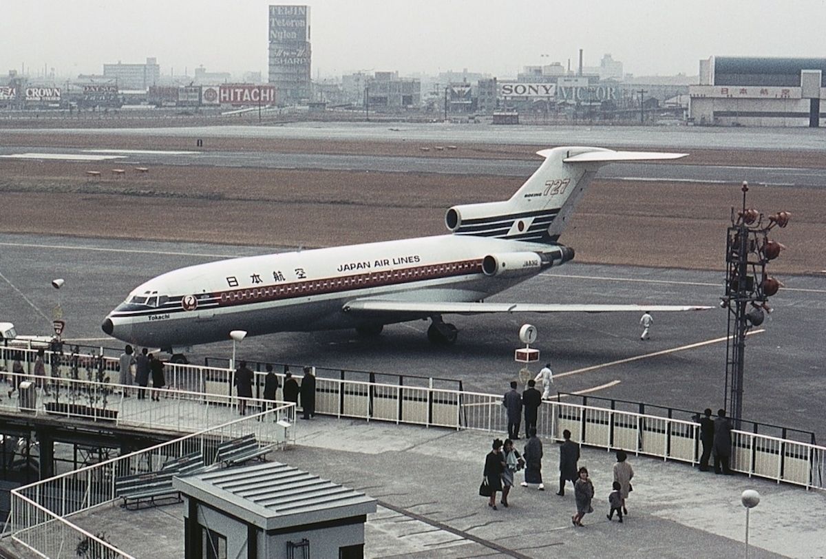 Japan Airlines 727