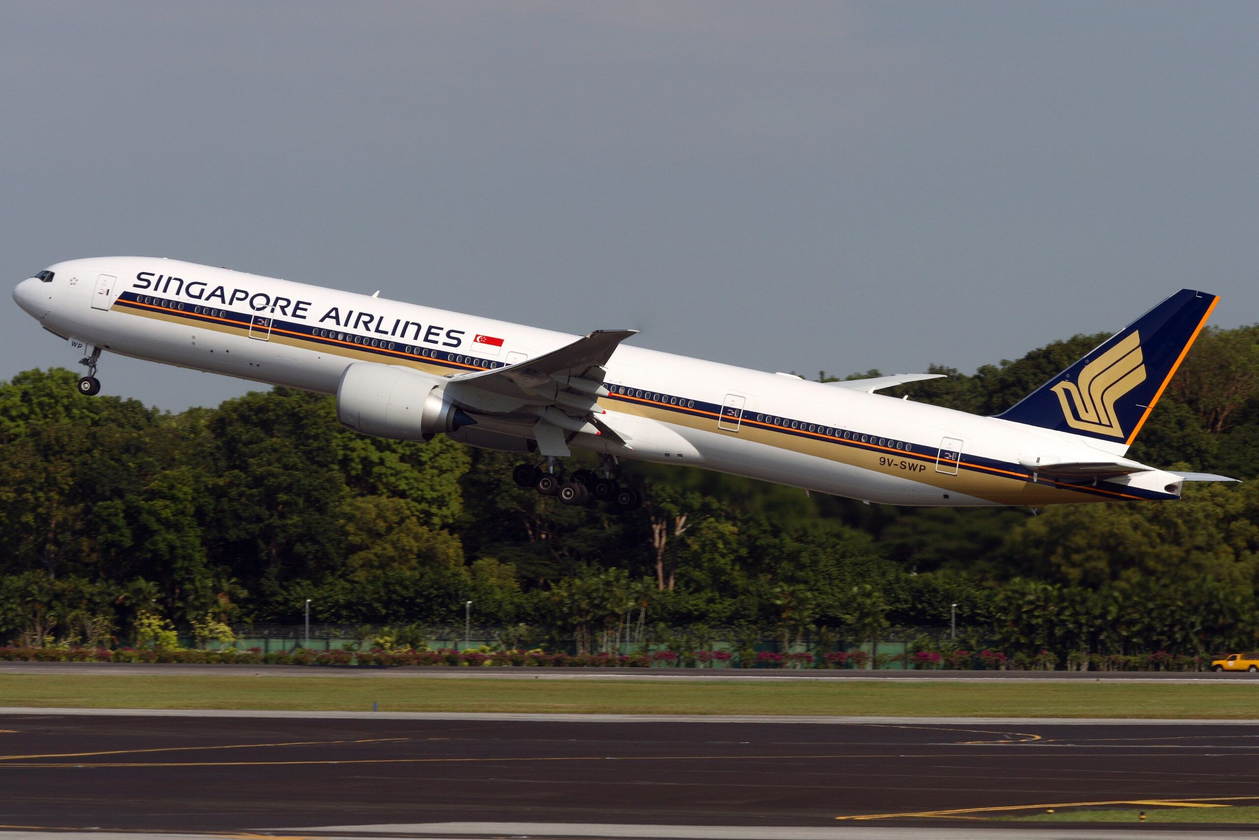 Singapore Airlines 777-300ER Plane