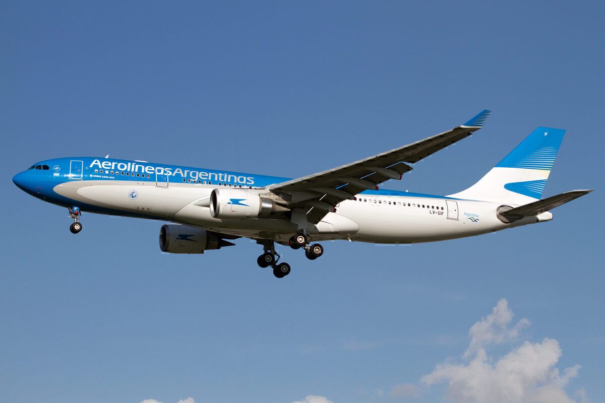 Aerolíneas Argentinas Airubs A330 