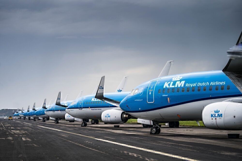 KLM 737 parked