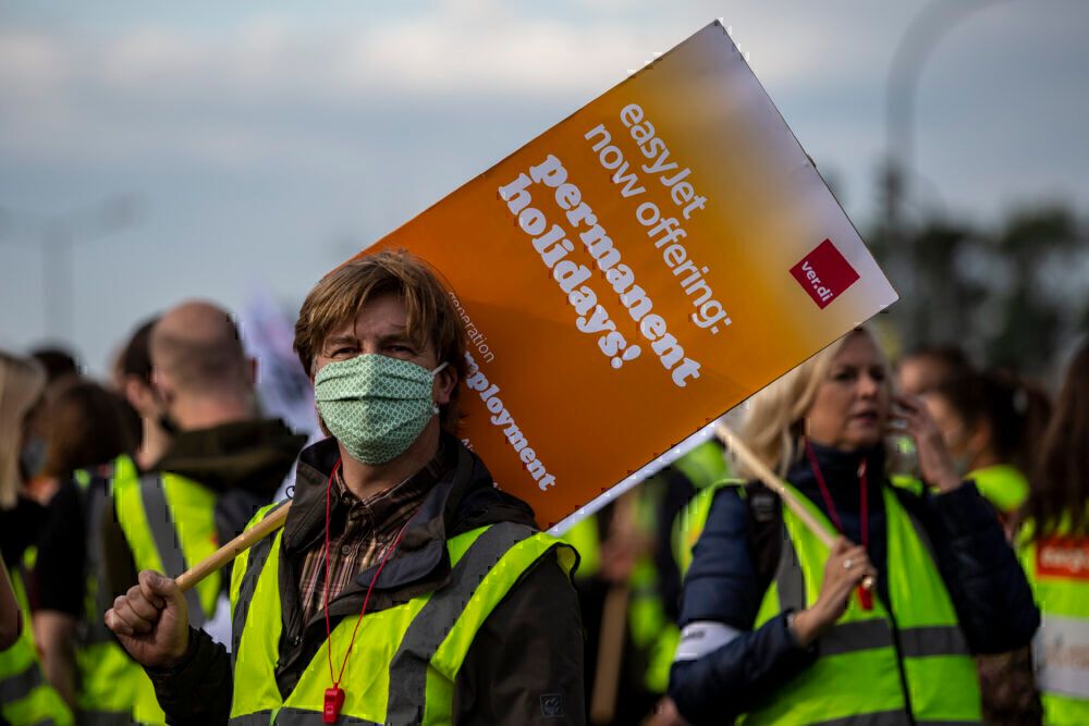 EasyJet Employees Protest Cuts To Berlin Hub