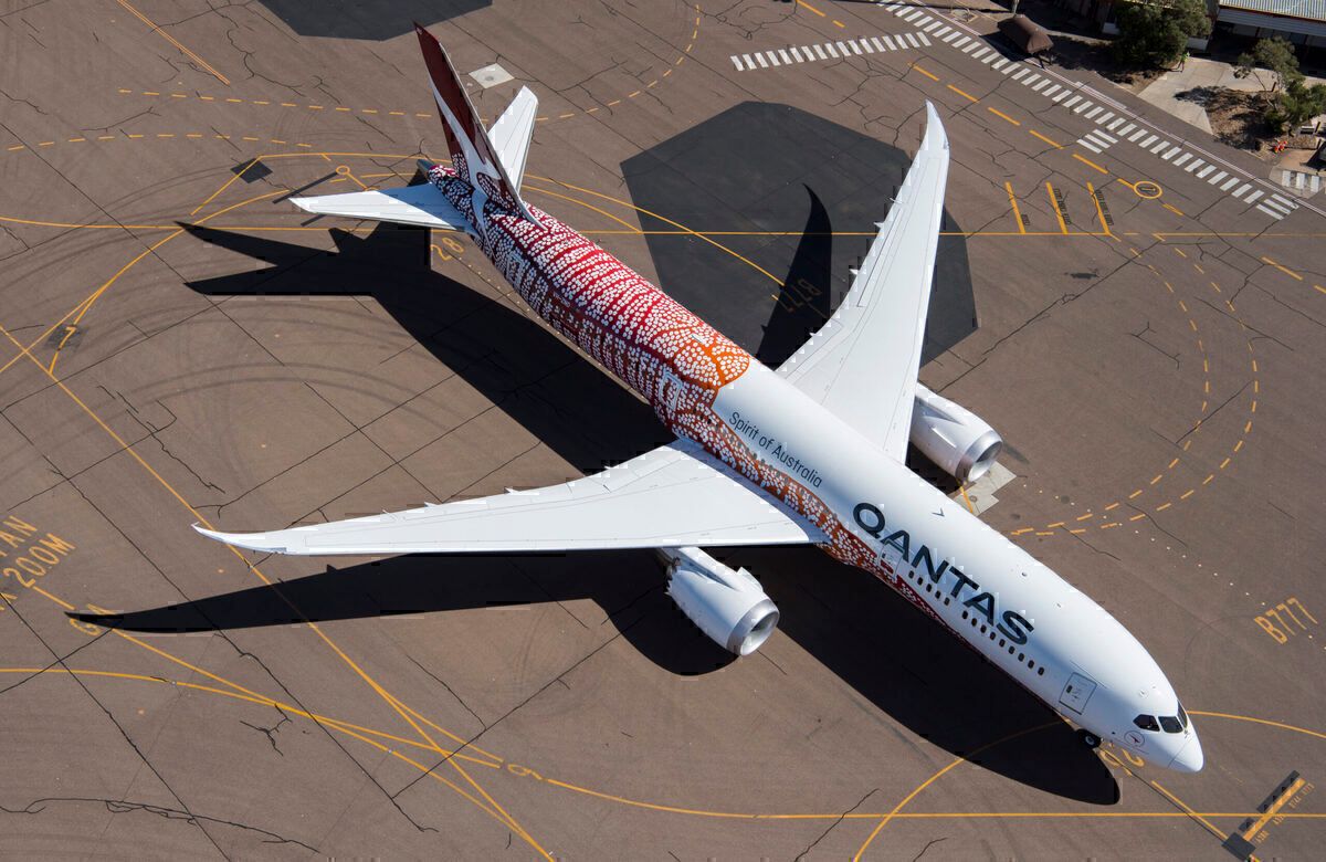 brand-new-qantas-787-flown-into-storage-getty