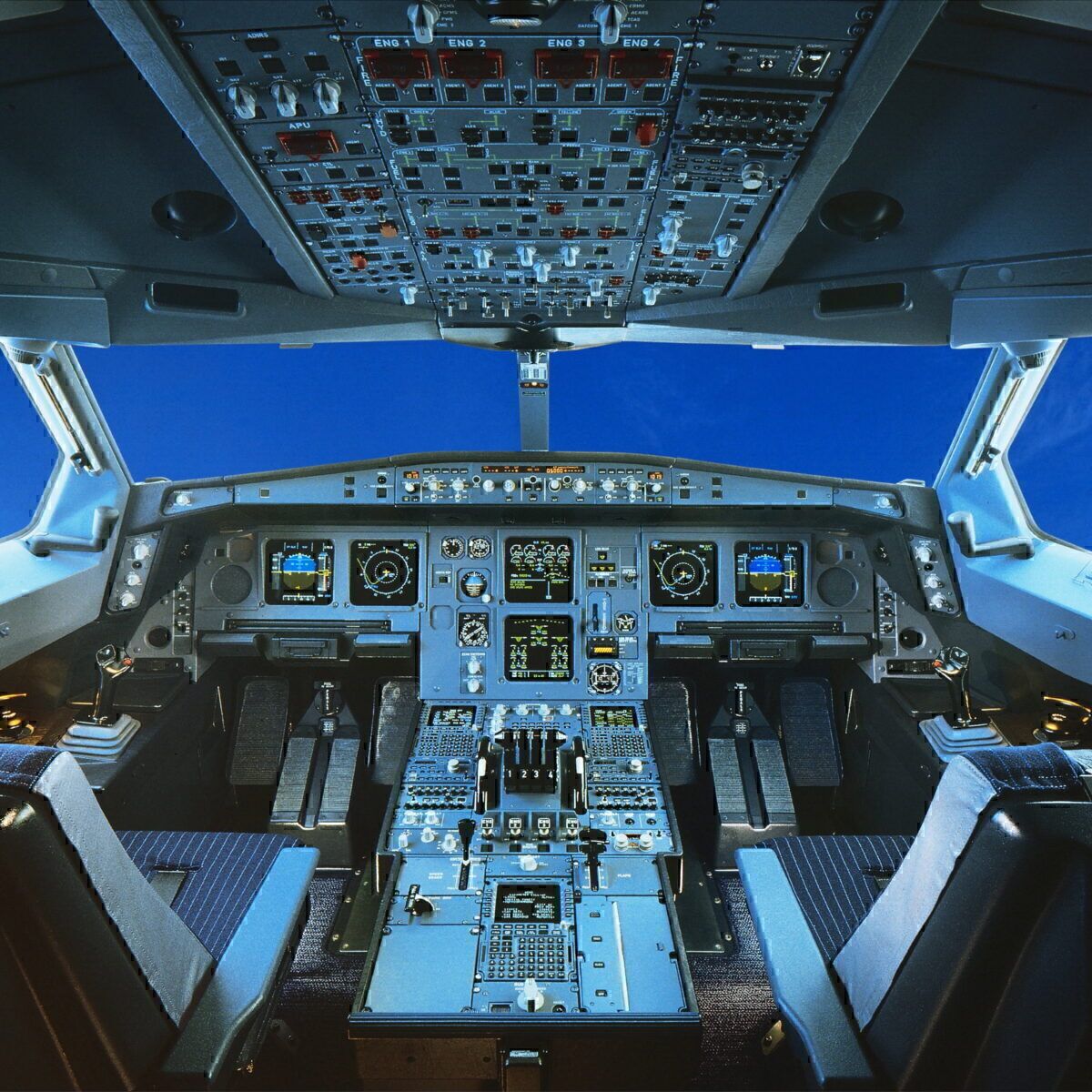 Airbus A340 cockpit