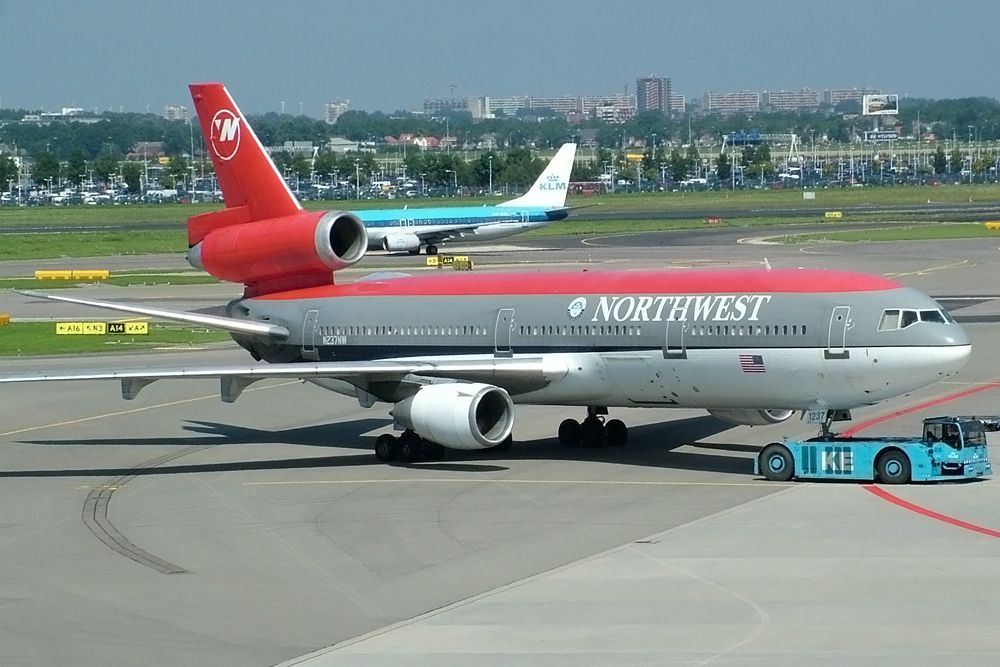 Northwest DC-10