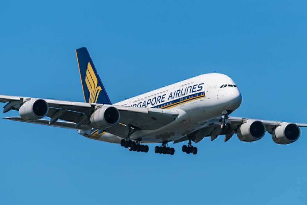 Singapore Airlines Airbus A380-841 9V-SKR