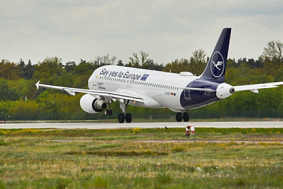 Lufthansa, Booking Increase, Holidays