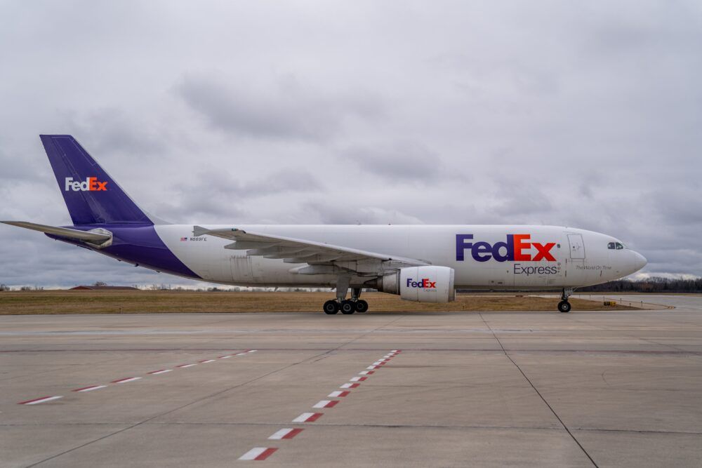 FedEx A300