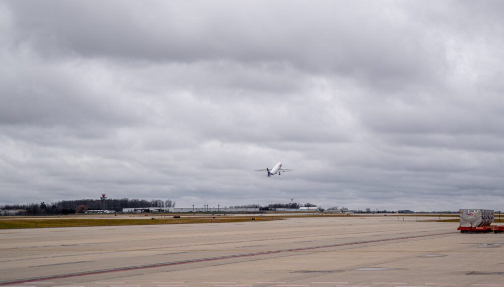 FedEx aircraft departing