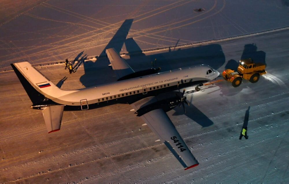 Il-114-300