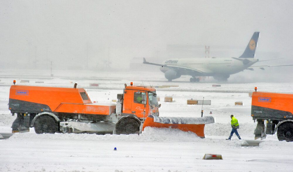 Snow, Airports, Airlines