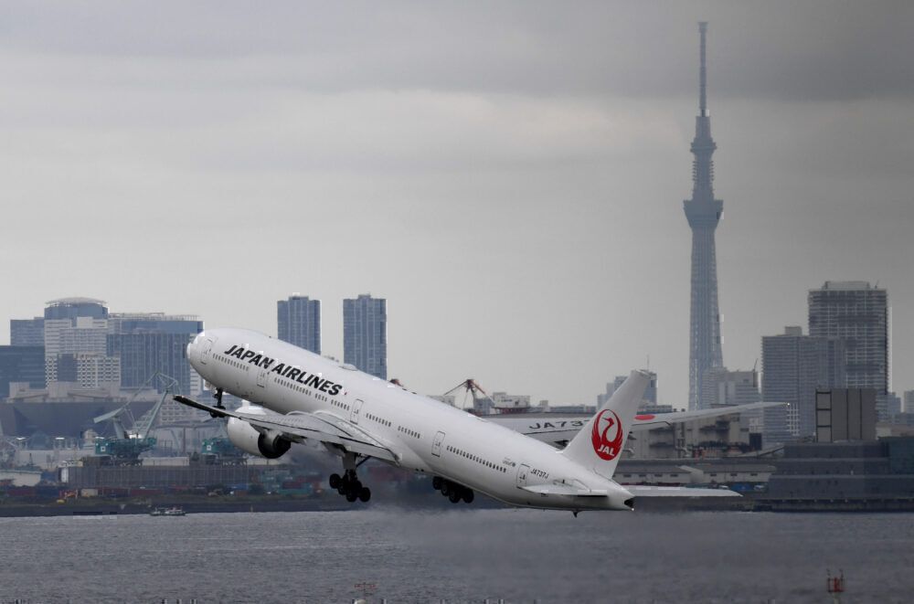 Japan Airlines, Boeing 777, Engine Failure