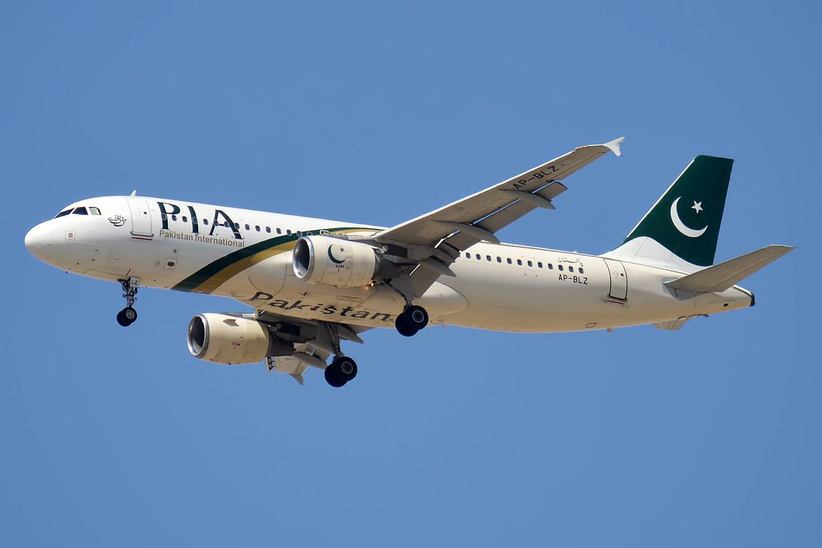 Pakistan International Airline AP-BLZ Airbus A320