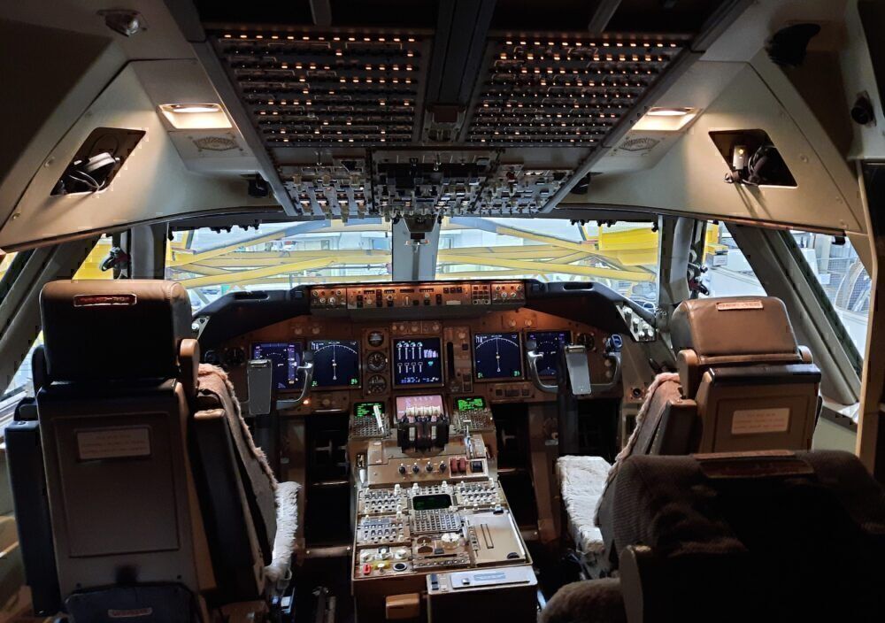 Virgin Atlantic G-VROY Boeing 747-400 Cockpit