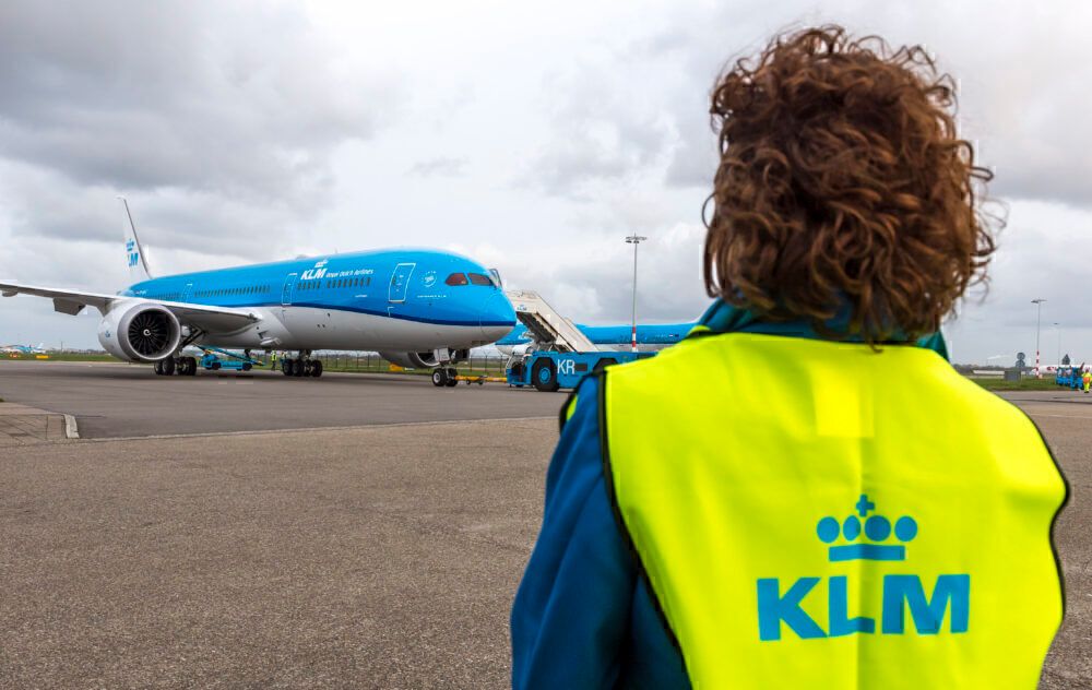 KLM Dreamliner crew