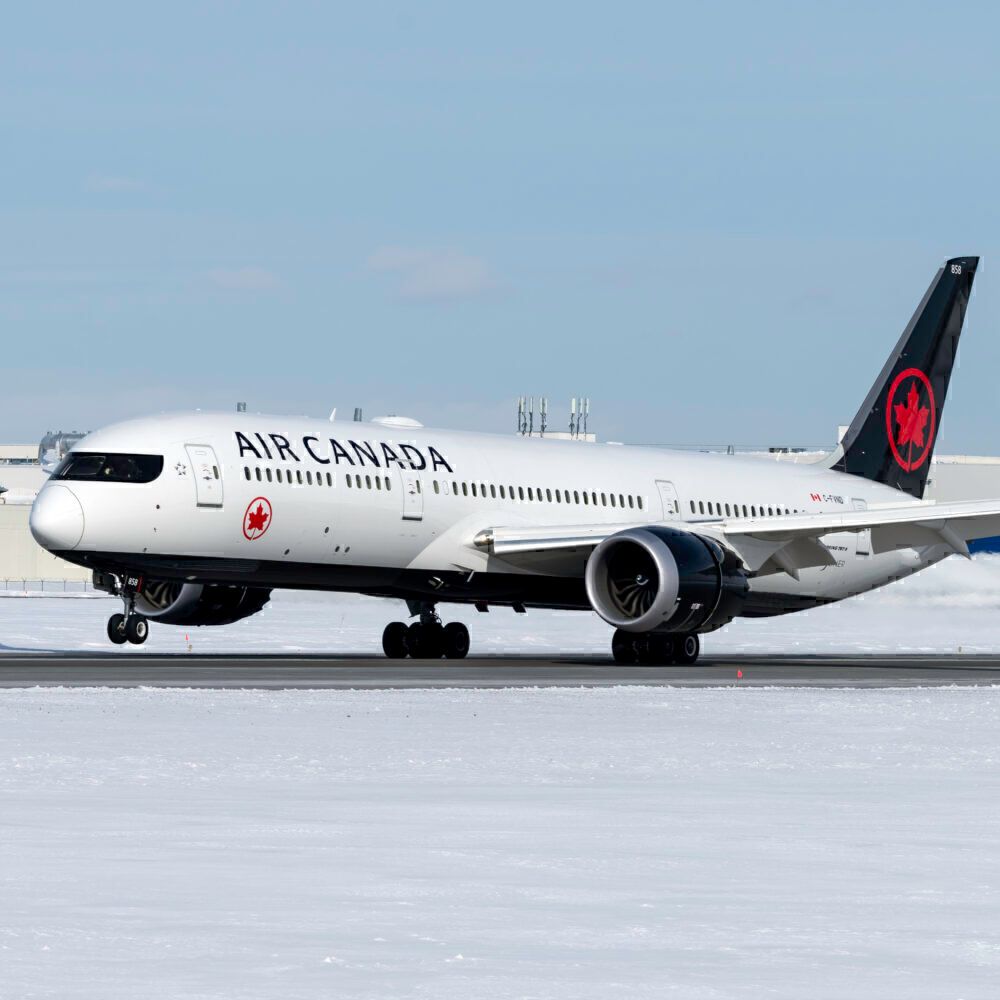 Air Canada Boeing 787-9 Dreamliner C-FVND (1)