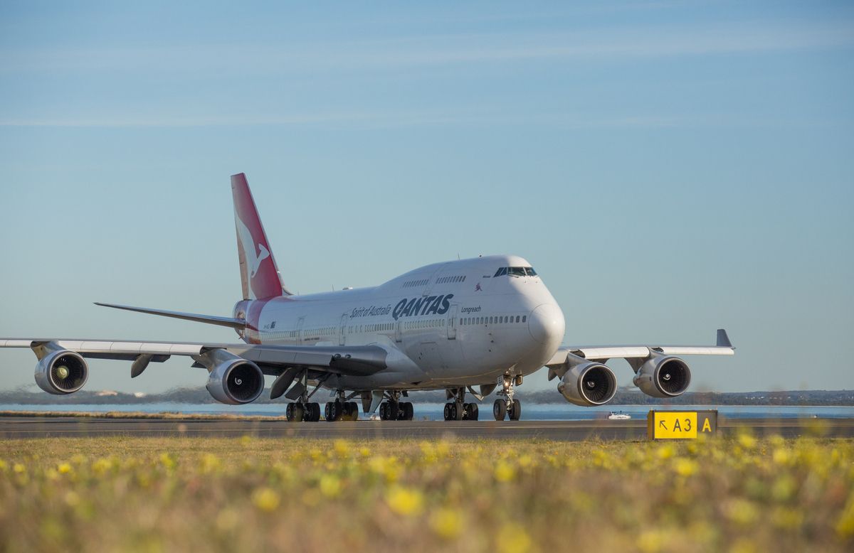 Qantas-Boeing-747-400ER