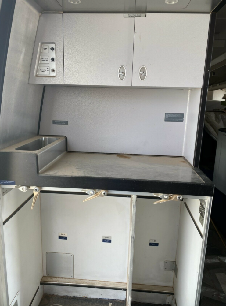 747-400 galley