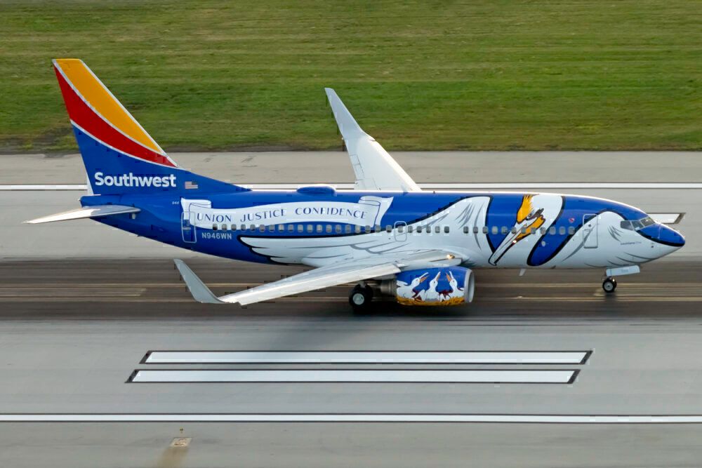 Southwest Airlines (Louisiana One Livery) Boeing 737-7H4 N946WN